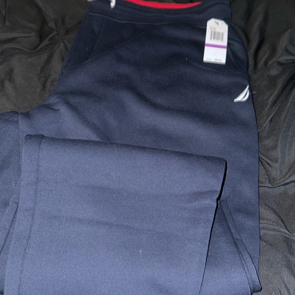 Tommy Hilfiger joggers,